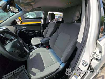 2017 Hyundai Santa Fe SE - zdjęcie 6 z 25 - miniatura