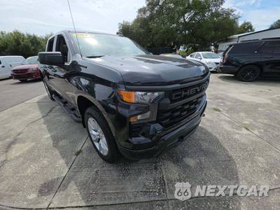2023 Chevrolet Silverado 1500 Custom Crew Cab Short Bed 1CX - zdjęcie 4 z 20 - miniatura