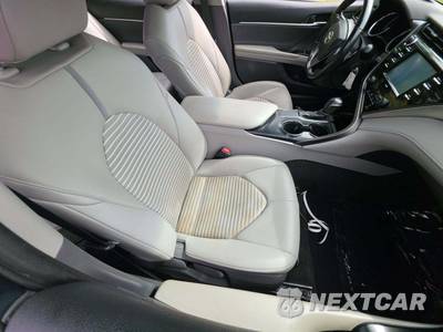 2020 Toyota Camry SE - zdjęcie 18 z 21 - miniatura