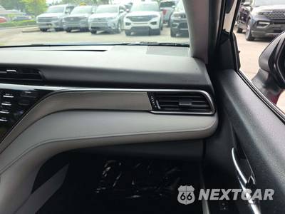 2020 Toyota Camry SE - zdjęcie 19 z 21 - miniatura