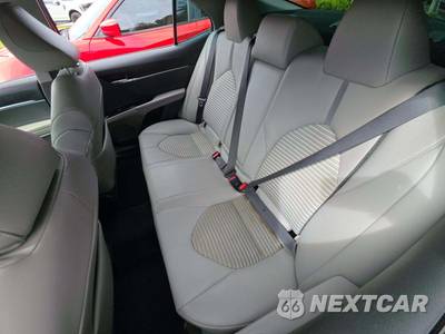 2020 Toyota Camry SE - zdjęcie 13 z 21 - miniatura