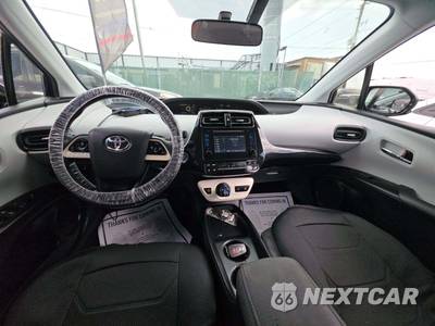 2016 Toyota Prius Two Eco - zdjęcie 10 z 20 - miniatura
