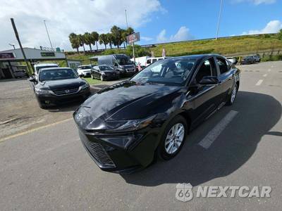 2025 Toyota Camry LE - zdjęcie 1 z 20 - miniatura