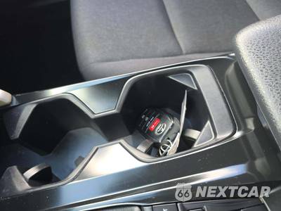 2025 Toyota Camry LE - zdjęcie 8 z 20 - miniatura