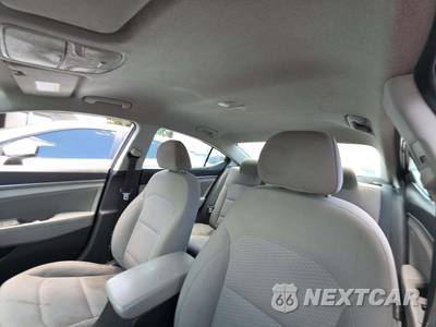2019 Hyundai Elantra SEL Sedan - zdjęcie 11 z 20 - miniatura