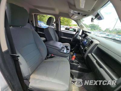 2017 Ram 2500 Tradesman Crew Cab Long Bed - zdjęcie 18 z 29 - miniatura