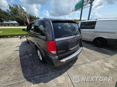 2020 Dodge Grand Caravan SXT 121.2" WB - zdjęcie 2 z 21 - miniatura