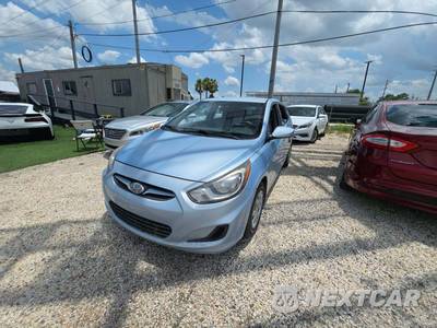 2013 Hyundai Accent GS Hatchback - zdjęcie 1 z 23 - miniatura