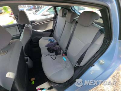 2013 Hyundai Accent GS Hatchback - zdjęcie 13 z 23 - miniatura