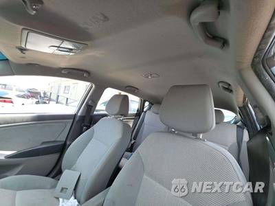 2013 Hyundai Accent GS Hatchback - zdjęcie 11 z 23 - miniatura