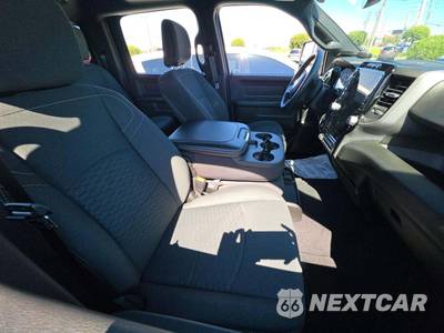 2025 Ram 2500 Tradesman Crew Cab Medium Bed - zdjęcie 18 z 20 - miniatura