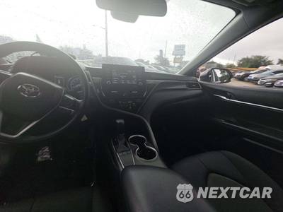 2022 Toyota Camry LE - zdjęcie 10 z 20 - miniatura