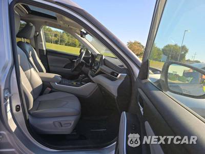2022 Toyota Highlander XLE - zdjęcie 16 z 32 - miniatura