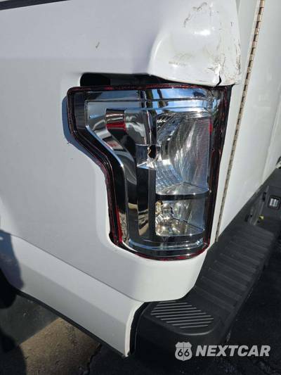 2017 Ford F-150 XL Extended Cab Medium Bed w/Rear Doors - zdjęcie 31 z 36 - miniatura