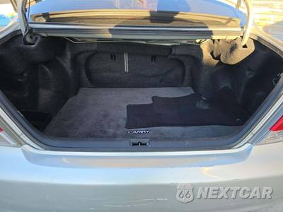 2005 Toyota Camry LE - zdjęcie 14 z 23 - miniatura
