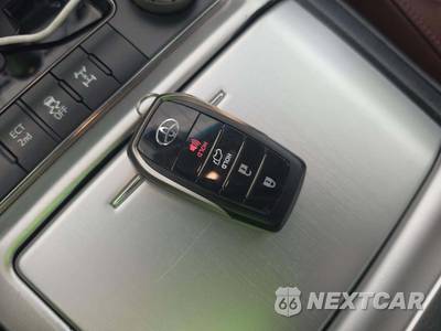 2019 Toyota Land Cruiser - zdjęcie 8 z 38 - miniatura