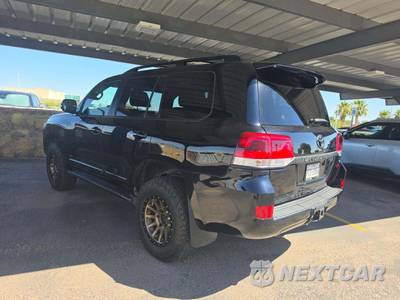 2019 Toyota Land Cruiser - zdjęcie 2 z 38 - miniatura