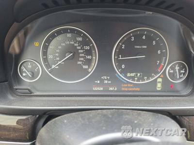 2015 BMW 5 Series Sedan 528i xDrive - zdjęcie 9 z 23 - miniatura