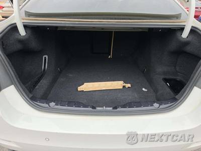 2015 BMW 5 Series Sedan 528i xDrive - zdjęcie 14 z 23 - miniatura