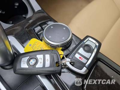 2015 BMW 5 Series Sedan 528i xDrive - zdjęcie 8 z 23 - miniatura
