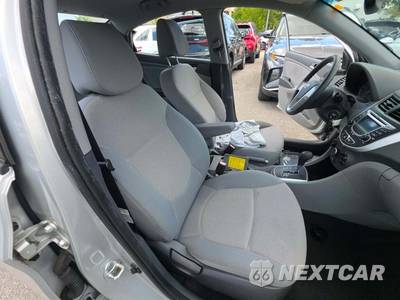 2013 Hyundai Accent GLS Sedan - zdjęcie 18 z 29 - miniatura