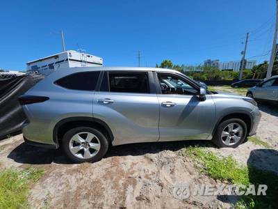 2024 Toyota Highlander LE - zdjęcie 4 z 34 - miniatura