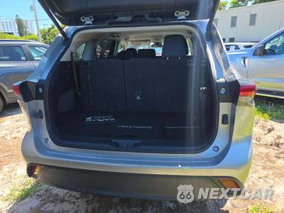 2024 Toyota Highlander LE - zdjęcie 15 z 34 - miniatura