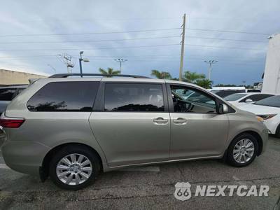 2017 Toyota Sienna LE 7-Passenger 119.3" WB - zdjęcie 4 z 44 - miniatura