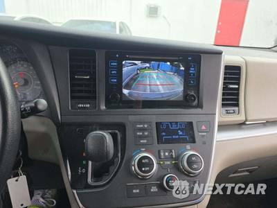 2017 Toyota Sienna LE 7-Passenger 119.3" WB - zdjęcie 10 z 44 - miniatura