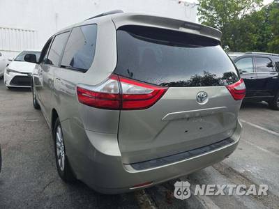 2017 Toyota Sienna LE 7-Passenger 119.3" WB - zdjęcie 2 z 44 - miniatura
