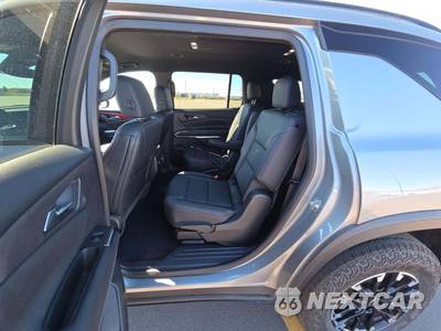 2025 Chevrolet Traverse Z71 - zdjęcie 10 z 18 - miniatura