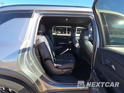 2025 Chevrolet Traverse Z71 - zdjęcie 13 z 18 - miniatura