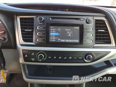 2016 Toyota Highlander LE - zdjęcie 10 z 29 - miniatura