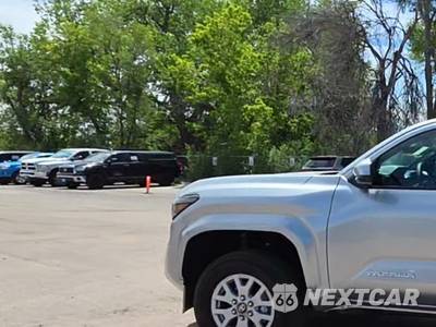 2025 Toyota Tacoma SR5 Crew Cab Medium Bed - zdjęcie 3 z 26 - miniatura