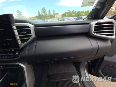 2025 Toyota Sequoia Platinum - zdjęcie 20 z 23 - miniatura