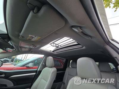 2019 Toyota Highlander XLE - zdjęcie 11 z 25 - miniatura