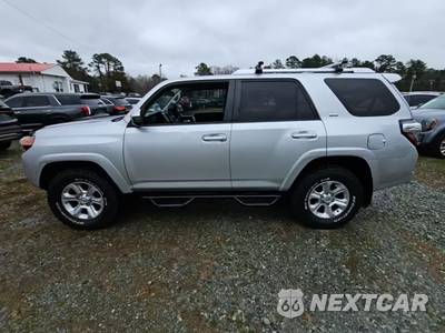 2015 Toyota 4Runner SR5 - zdjęcie 3 z 26 - miniatura