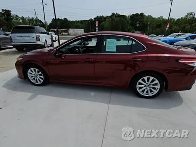 2020 Toyota Camry LE - zdjęcie 3 z 25 - miniatura