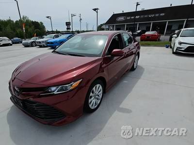 2020 Toyota Camry LE - zdjęcie 1 z 25 - miniatura