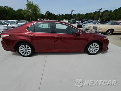 2020 Toyota Camry LE - zdjęcie 5 z 25 - miniatura