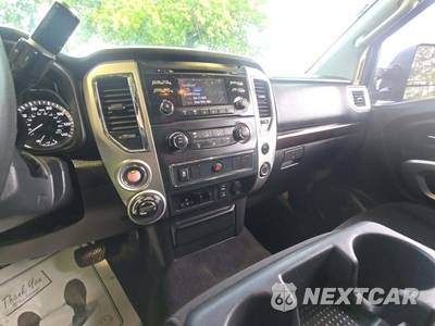 2017 Nissan TITAN XD SV Extended Cab Medium Bed - zdjęcie 10 z 23 - miniatura