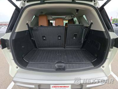 2024 Nissan Pathfinder Platinum - zdjęcie 12 z 21 - miniatura