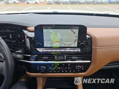 2024 Nissan Pathfinder Platinum - zdjęcie 7 z 21 - miniatura