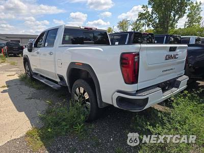 2026 GMC Sierra 2500HD Denali Crew Cab Medium Bed - zdjęcie 2 z 20 - miniatura