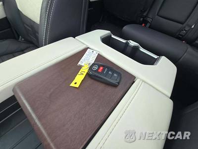 2023 Toyota Tundra Hybrid Capstone Crew Cab Short Bed - zdjęcie 8 z 20 - miniatura