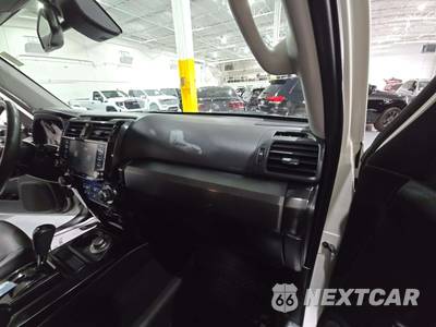 2020 Toyota 4Runner Nightshade - zdjęcie 20 z 24 - miniatura
