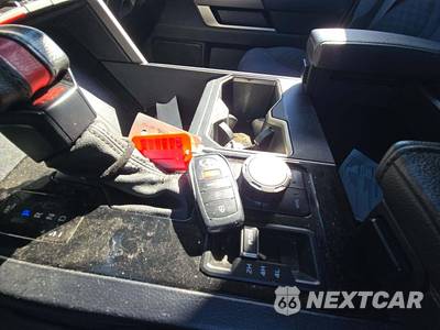 2022 Toyota Tundra SR5 Crew Cab Medium Bed - zdjęcie 8 z 23 - miniatura