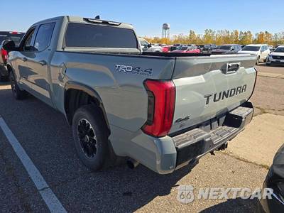 2022 Toyota Tundra SR5 Crew Cab Medium Bed - zdjęcie 2 z 23 - miniatura