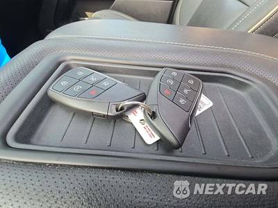 2024 GMC Yukon XL SLT - zdjęcie 8 z 22 - miniatura