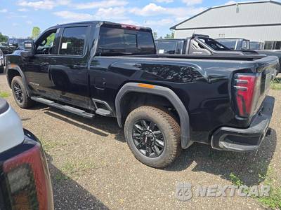 2026 GMC Sierra 2500HD AT4 Crew Cab Medium Bed - zdjęcie 2 z 20 - miniatura